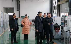 莊浪縣職業(yè)教育中心黨委書記王瑾楠一行來校考察交流